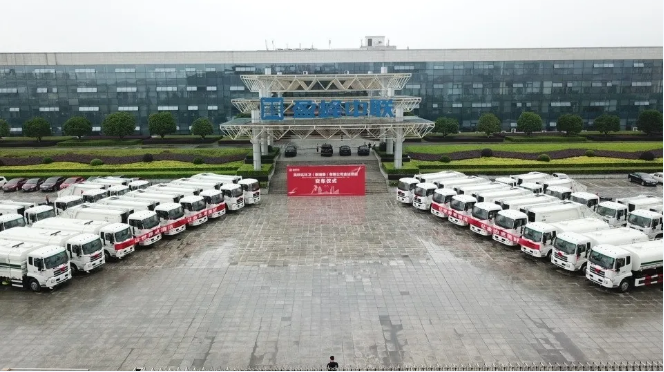 盈峰環境批量環衛裝備發往柬埔寨，助力“一帶一路”建設